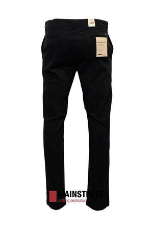 The back view of the black Howard Hudson Brunswick Stretch Chino Pant shows a waistband label. Featuring the "Mainstreet" logo at the bottom, these cotton elastane pants provide a modern fit for all-day style and comfort.