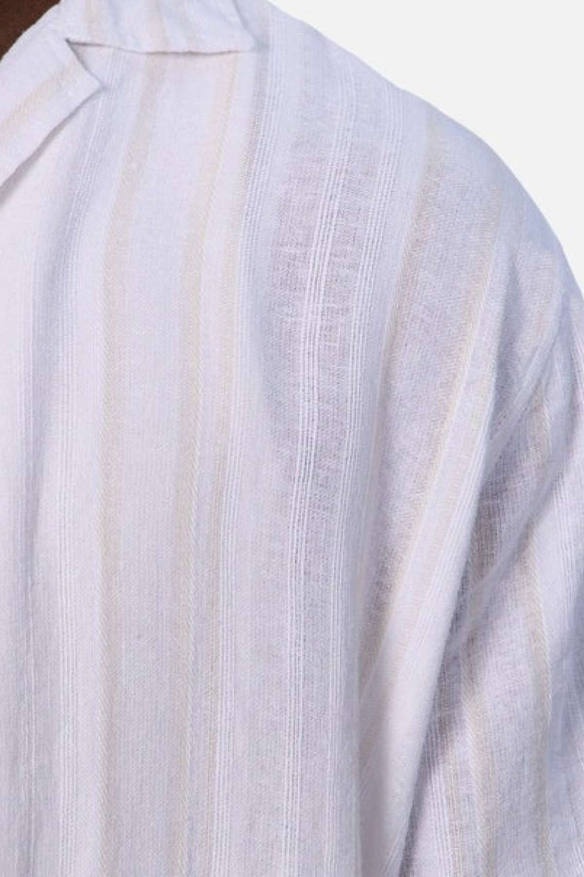 Industrie The Castino SHort Sleeve shirt - Close up front view of the shirt showing the detail of the linen blend fabric and texture