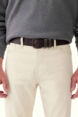 RM Williams Drover Belt in the colour Chestnut. Model wearing belt
