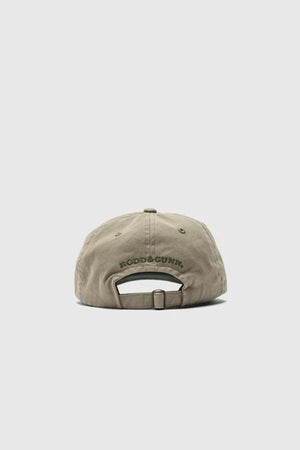 The essential Rodd & Gunn Gunn Cap, made from cotton twill in olive green, includes an adjustable strap with the brand's name embroidered in dark lettering for style and comfort.