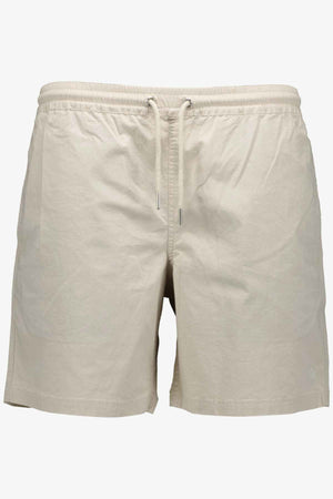 The Swanndri Frankton Short is crafted from a blend of cotton fabric and includes a comfortable elastic waistband, complemented by a subtle logo detail.