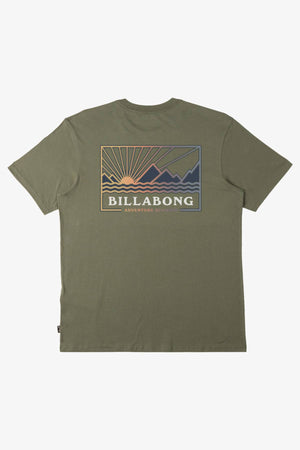 Made from soft organic cotton, the olive green Billabong Range T-Shirt features a rectangle with a stylized sunset over mountains. Below the image, "BILLABONG" and "ADVENTURE DIVISION" are printed in white, highlighting its dedication to sustainable fashion.