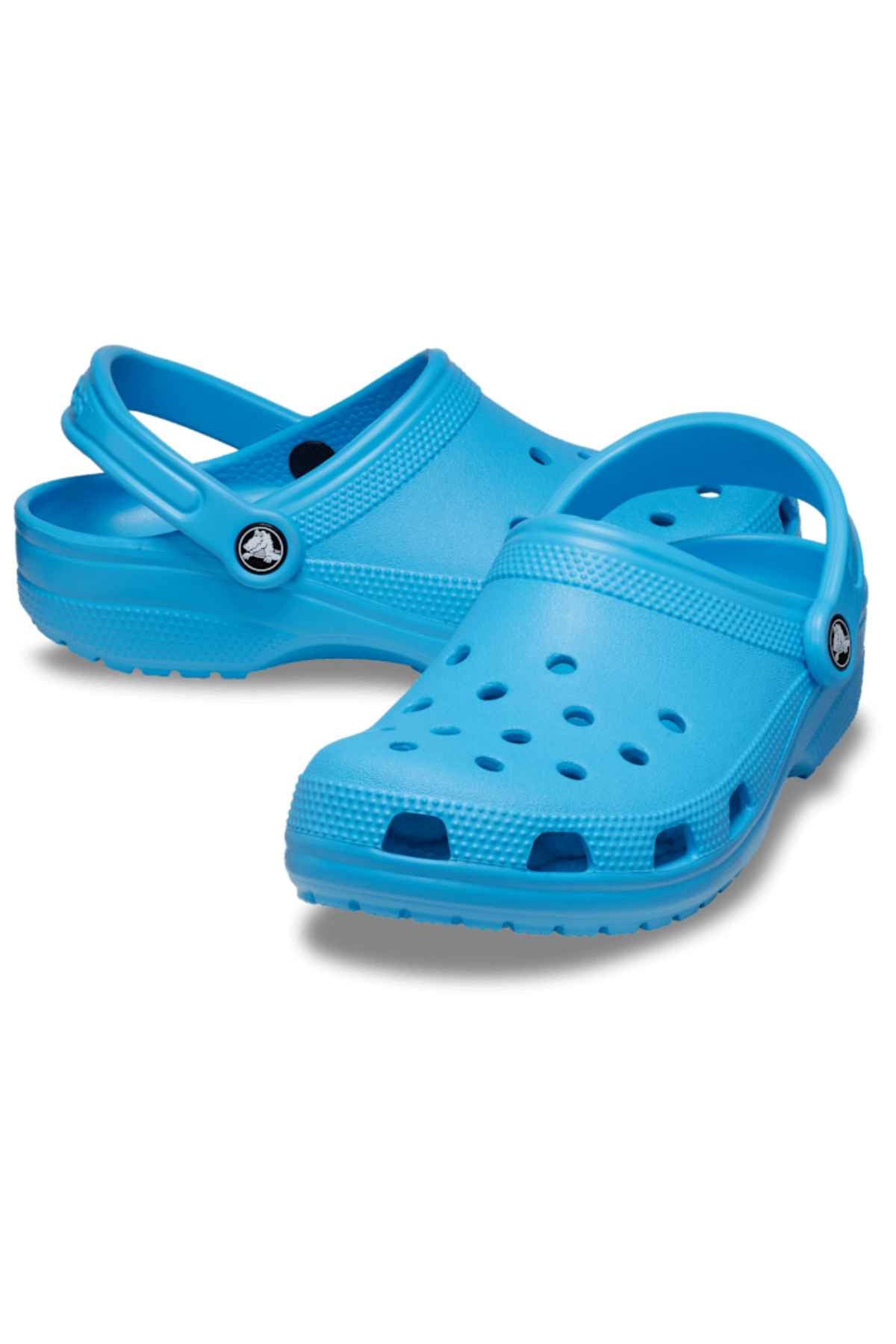 Crocs Classic Kids Clog - Venetian Blue - two crocs pictured, angled view