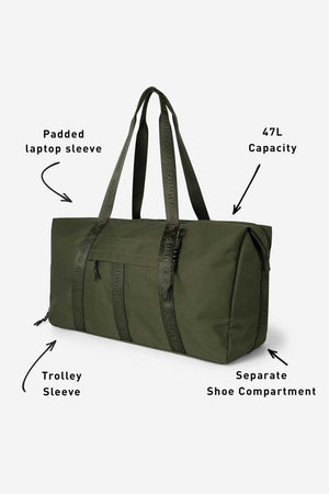 The Mr Simple Nelson Duffle is a green bag with black zippers, featuring a padded laptop sleeve, trolley sleeve, and separate shoe compartment. A Kookaburra liner and 47-liter capacity ensure easy travel with quality goods on its long carrying straps.