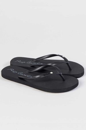 The Rip Curl Script Wave Bloom Thongs are a stylish choice, featuring black straps with small silver accents and the brand name printed on the footbed. These open toe Zori offer a simple, sleek design and are crafted with BLOOM™ algae blended foam EVA for enhanced comfort, making them ideal for a laid-back day out.