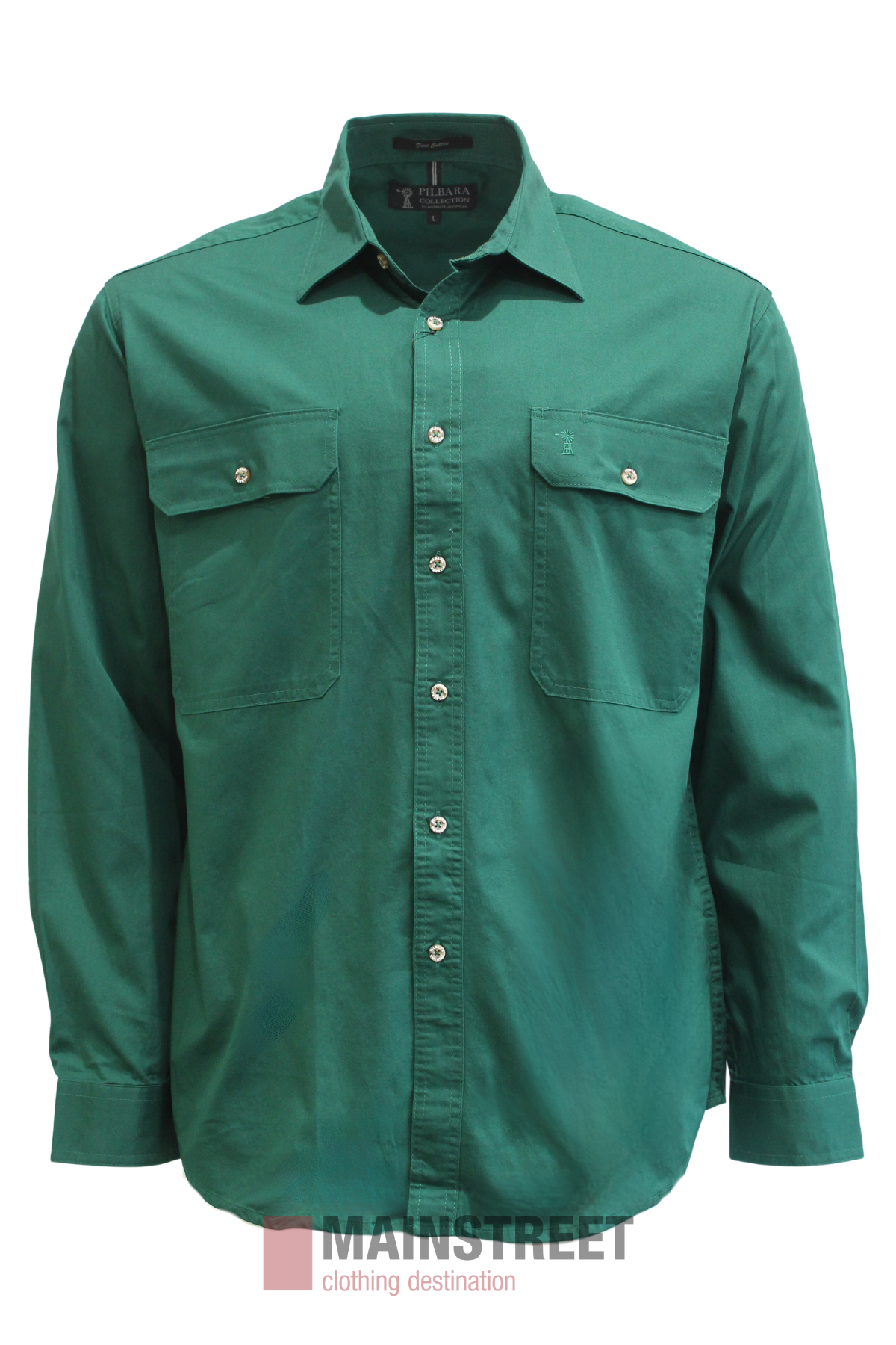 Pilbara Open Front Shirt: Green long-sleeve men’s work shirt featuring two front chest pockets, a classic collar, and white buttons. Made from 100% cotton fabric with UPF 50+ sun protection. Displayed on a plain background with the “MAINSTREET clothing destination” logo at the bottom.