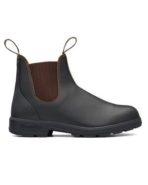 The Blundstone 600 Non Safety Elastic Sided Boot features dark brown leather with convenient pull tabs on the front and back, elastic side panels, and a black rubber TPU outsole designed for impact absorption. Its simple and sleek design makes it ideal for both casual and semi-formal wear.