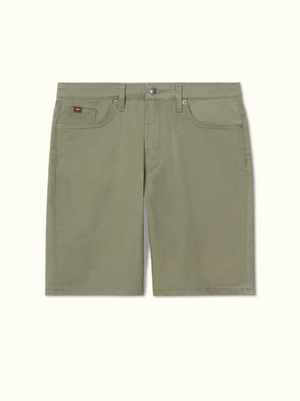 The RM Williams Nicholson Short features a regular-fit in olive green against an off-white background, with belt loops, a front button, zip fly, and multiple pockets. Made from premium stretch cotton, these shorts provide exceptional comfort for smart casual occasions.