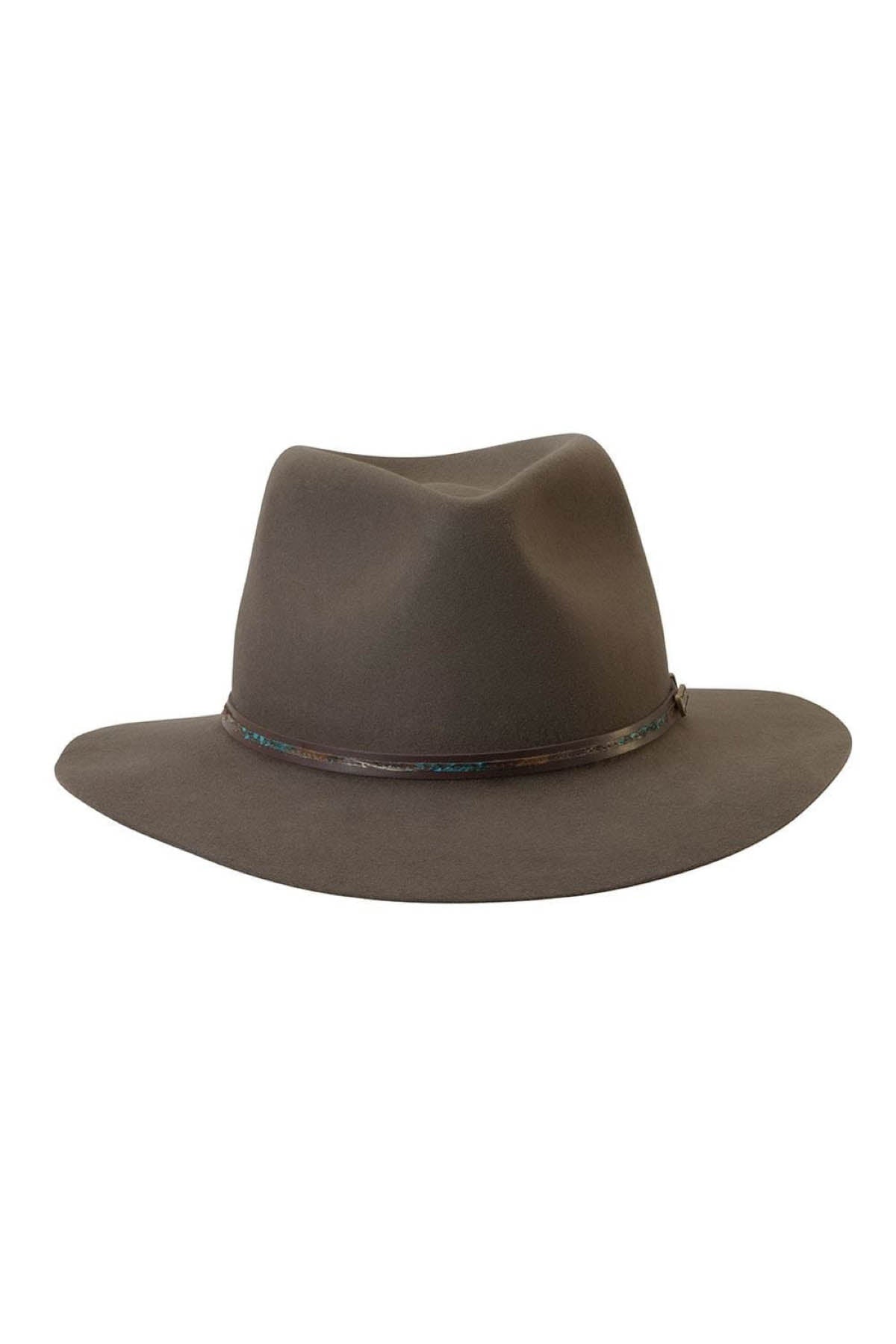 The Akubra Leisure Time is a brown wide-brimmed fedora featuring a slightly indented crown, a thin leather band at the base, and a gently curved brim. It showcases a smooth, matte texture.