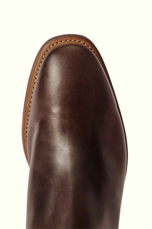 RM Williams Comfort Craftsman Boot in the colour Walnut. Close up of toe of boot