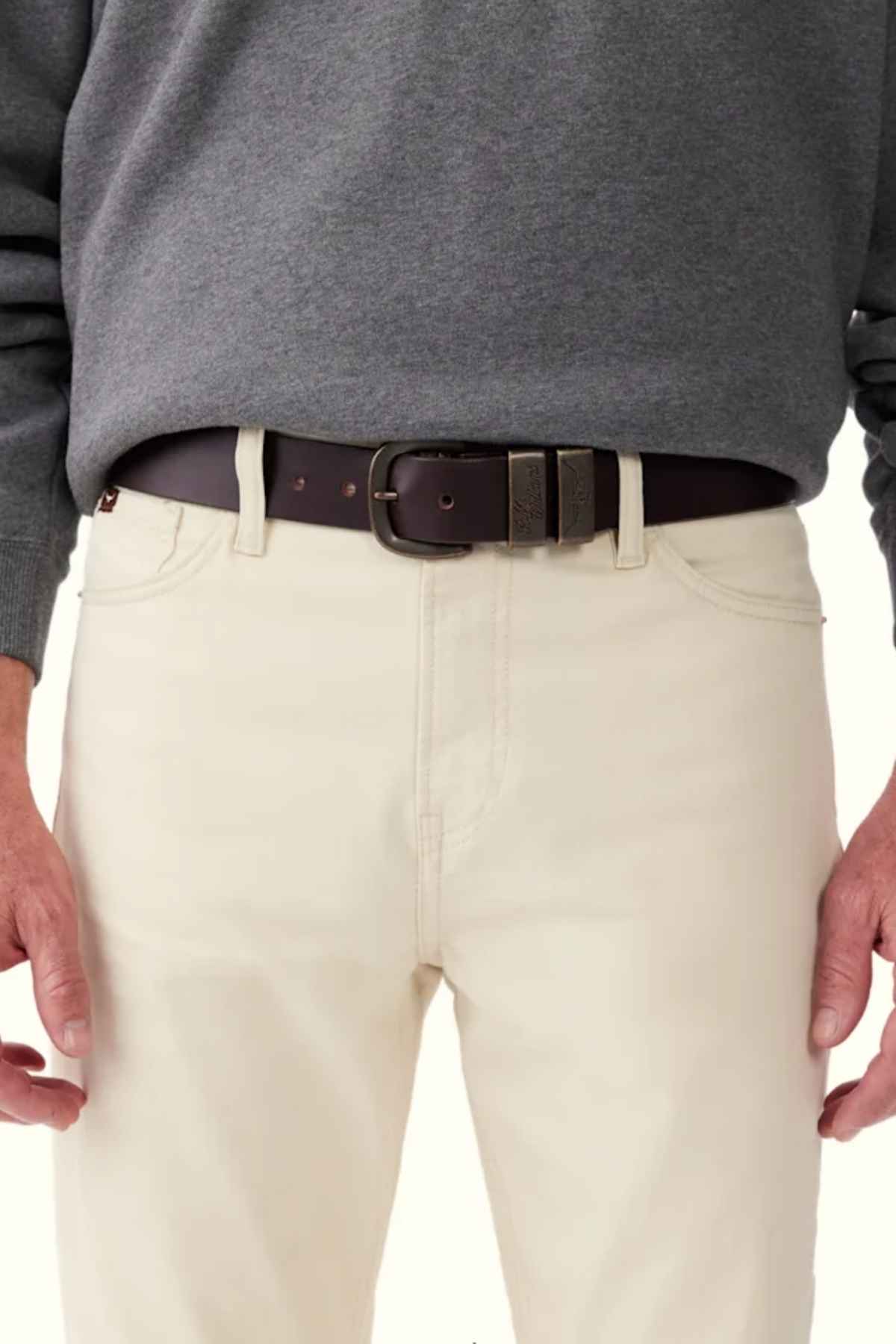 RM Williams Drover Belt in the colour Chestnut. Model wearing belt