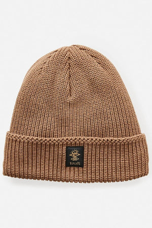 The Rip Curl Searchers Regular Beanie, in brown ribbed knit with a folded brim and black logo patch on the front, adds surf-inspired style to your cold-weather outfit.