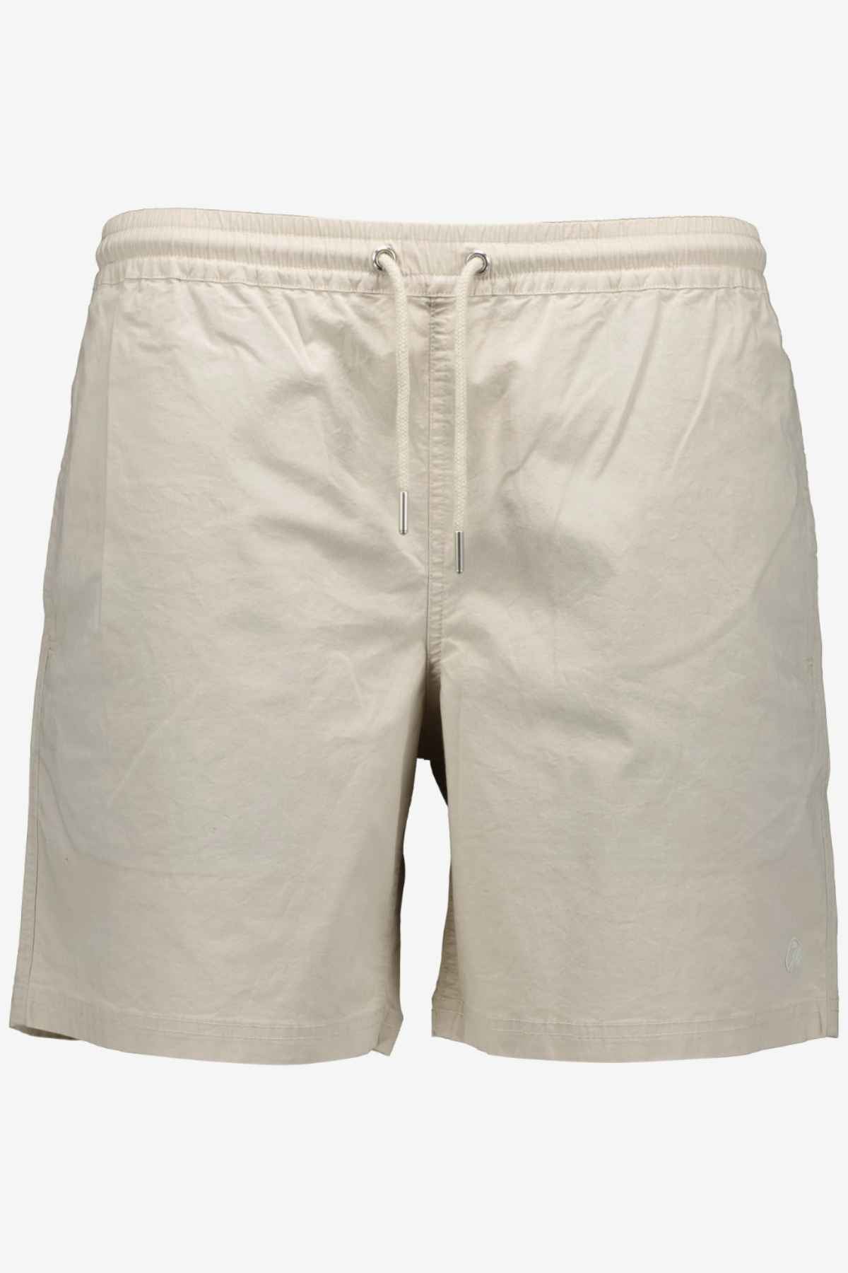 The Swanndri Frankton Short is crafted from a blend of cotton fabric and includes a comfortable elastic waistband, complemented by a subtle logo detail.