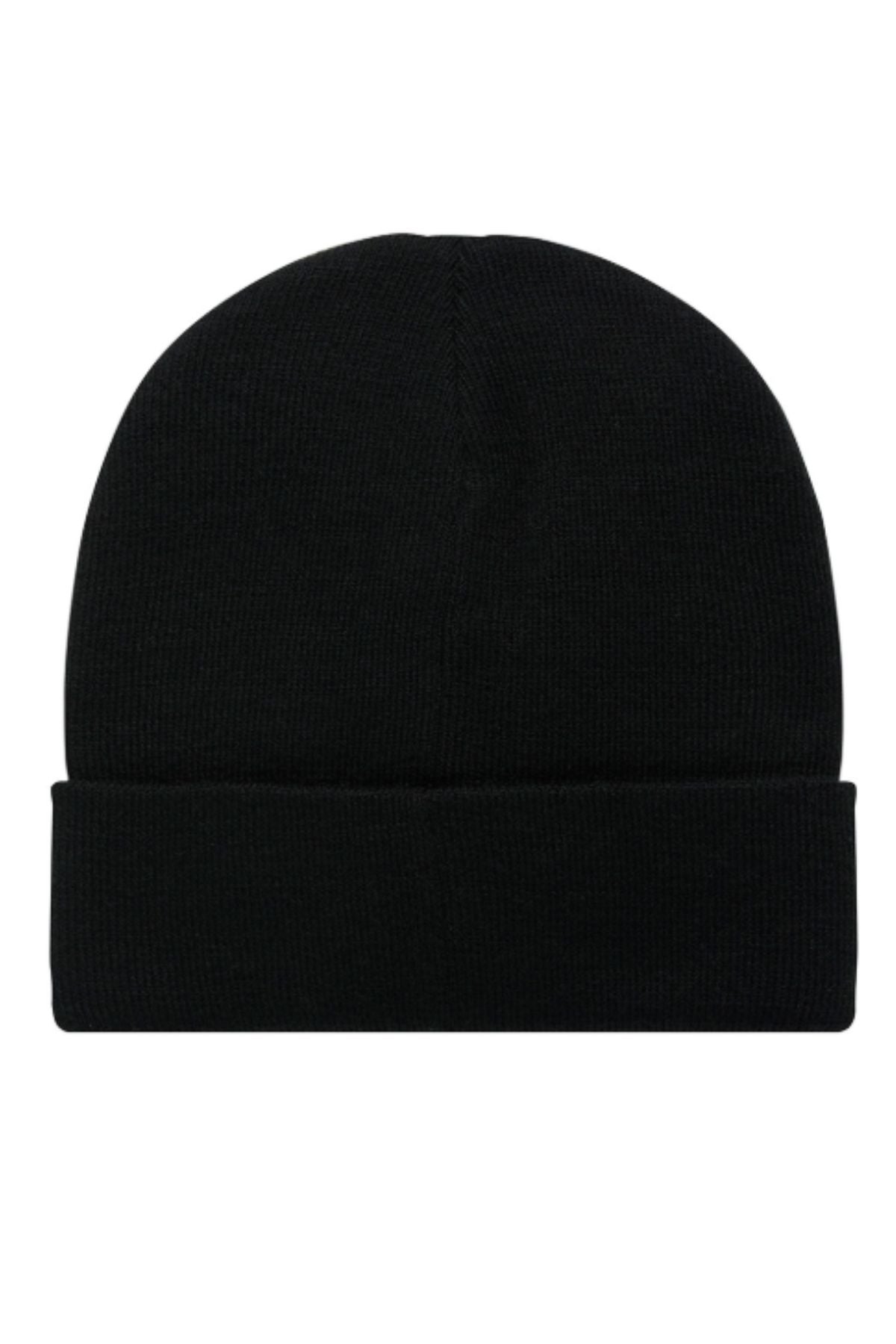 A Yakka Legends Sherpa, shown with a free black knit beanie featuring a folded brim, displayed against a white background.