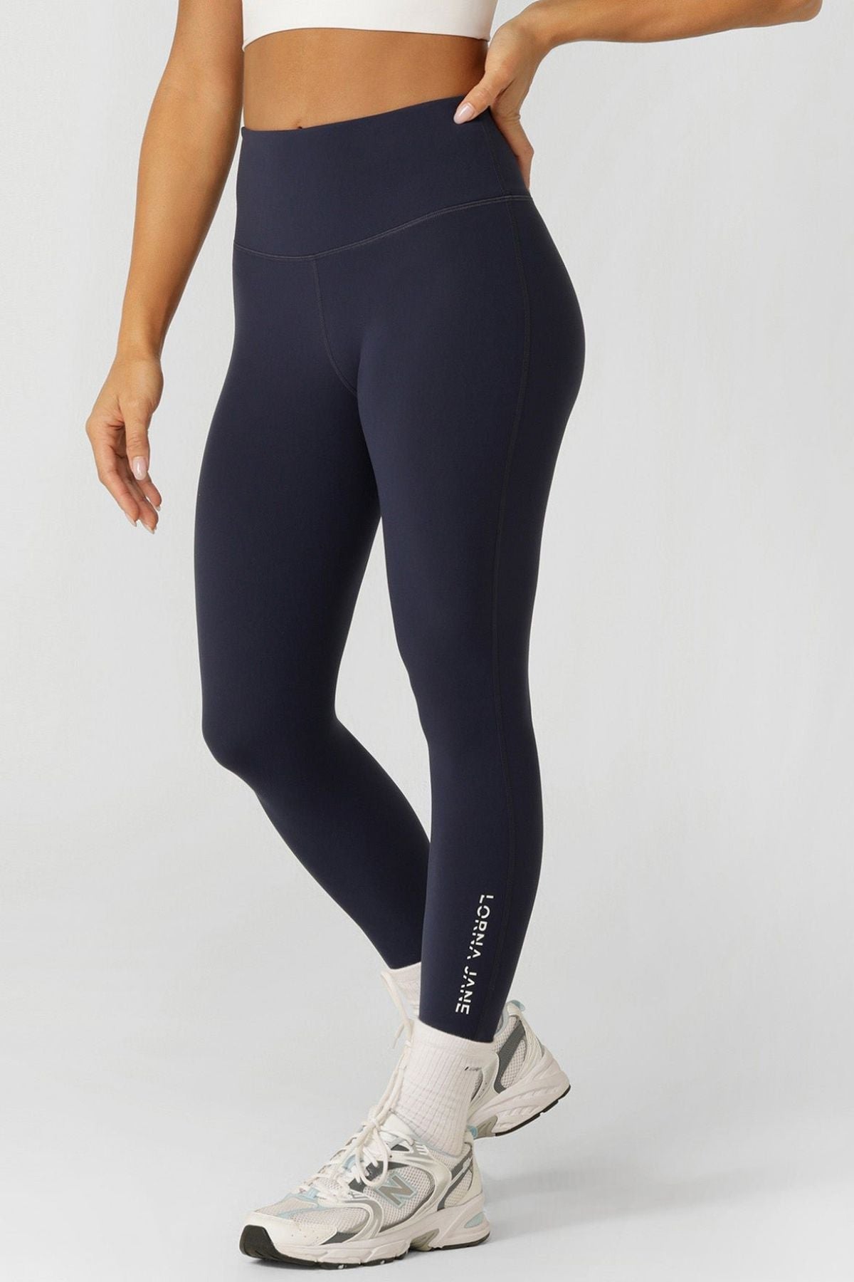 Lorna Jane Amy No Chafe Phone Pocket Ankle Biter Leggings
