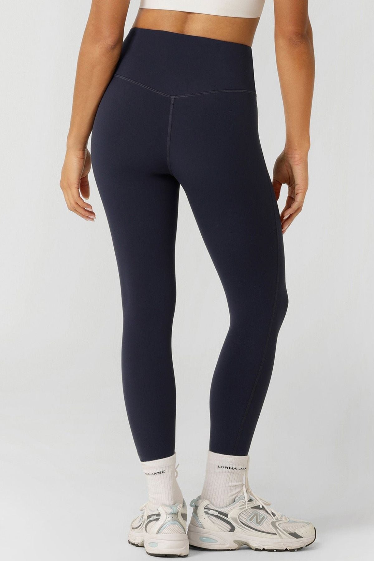 Lorna Jane Amy No Chafe Phone Pocket Ankle Biter Leggings