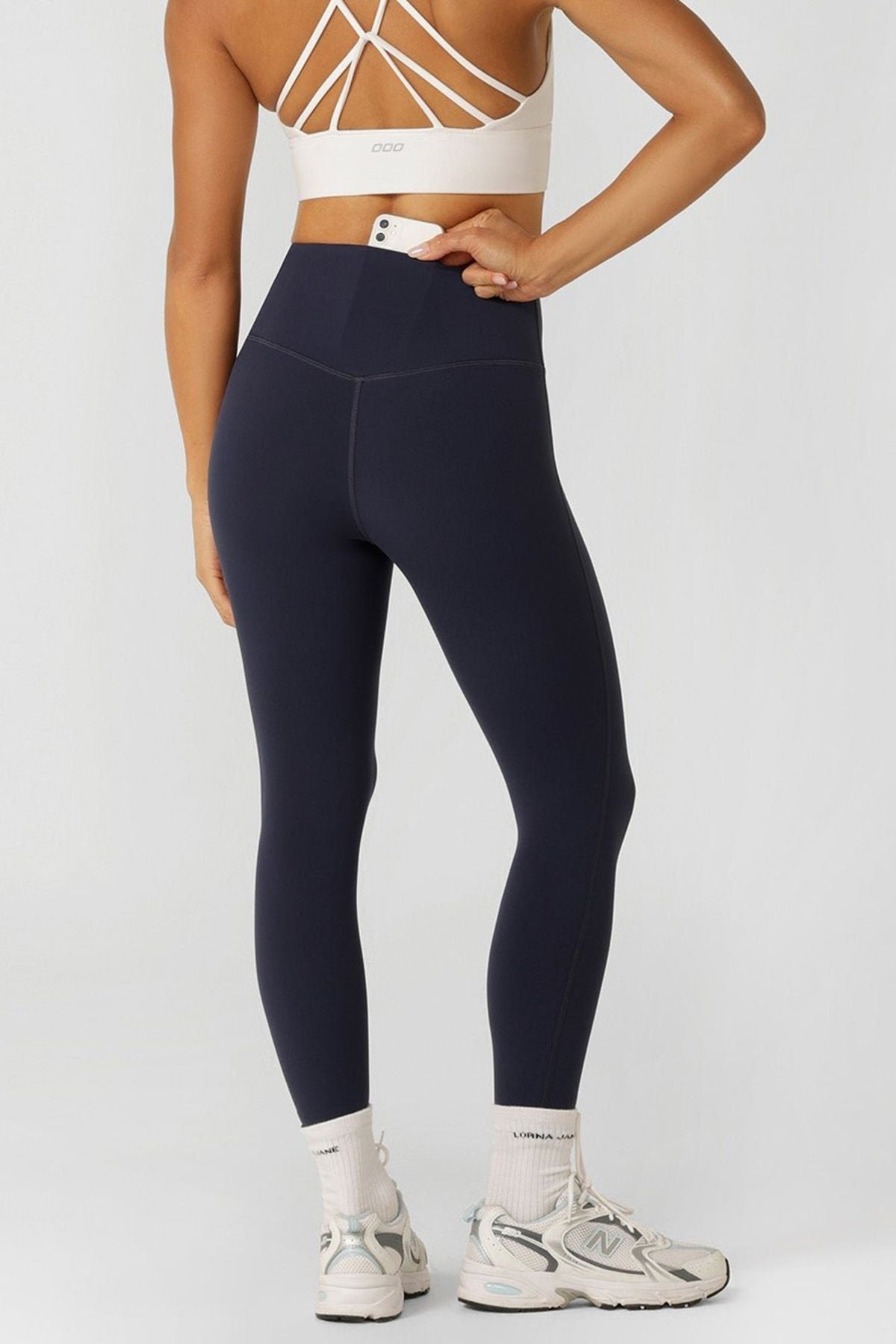 Lorna Jane Amy No Chafe Phone Pocket Ankle Biter Leggings
