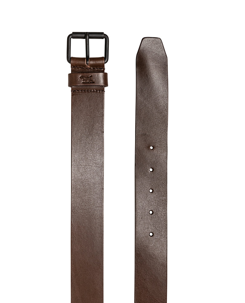The Rodd & Gunn Anderson Avenue Belt is a brown leather belt featuring a black, square buckle. It boasts genuine leather craftsmanship, offers five adjustment holes for versatility, and showcases a squared-off end. One section of the description presents the belt fully laid out, while another emphasizes the buckle standing upright.